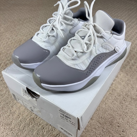 Air Jordan 11 CMFT Low - White/Cement Grey - Picture 2 of 9